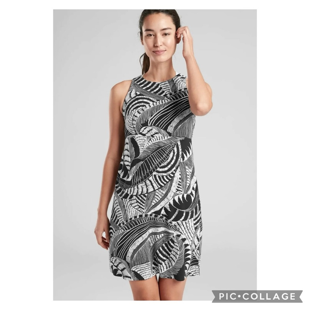 Athleta Santorini High Neck Dress in Black and White Zuma Print Medium EUC